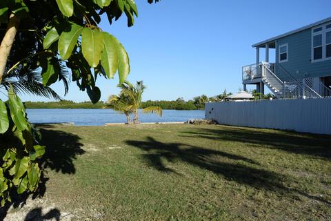 12 Beach Dr, Saddlebunch, FL 33040 photo 3