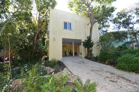 476 Beach Rd, Tavernier, FL 33070 photo 1