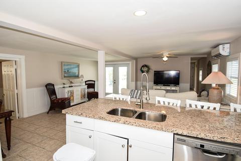 137 Grassy Rd, Key Largo, FL 33037 photo 9