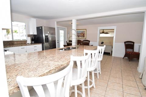 137 Grassy Rd, Key Largo, FL 33037 photo 4