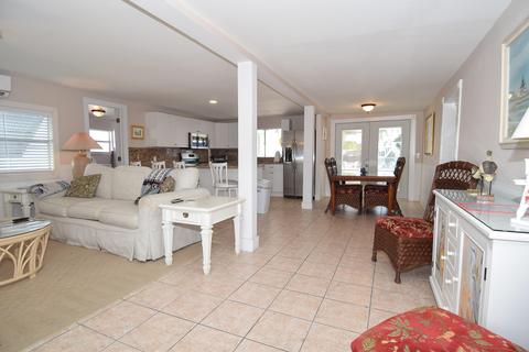 137 Grassy Rd, Key Largo, FL 33037 photo 7