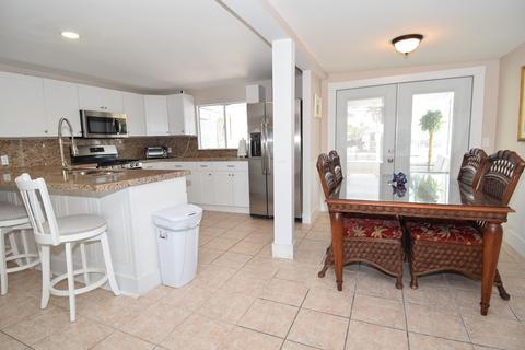 137 Grassy Rd, Key Largo, FL 33037 photo 5