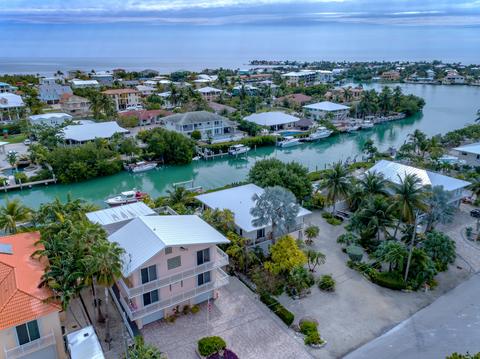 848 Copa D Oro, Marathon, FL 33050 photo 2