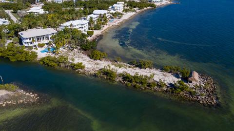 80 Ocean Front Dr, Key Largo, FL 33037 photo 1