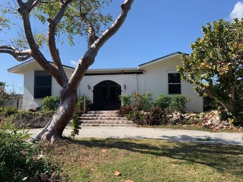 660 Ixora Dr, Big Pine Key, FL 33043 photo 2