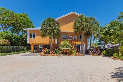250 Apache St, Tavernier, FL 33070 photo 3