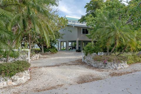 58009 Morton St, Marathon, FL 33050 photo 2