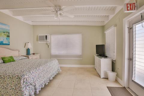 400 4th St, Key Colony, FL 33051 photo 8