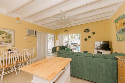 400 4th St, Key Colony, FL 33051 photo 4