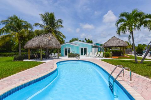 651 Pine Ln, Big Pine Key, FL 33043 photo 1