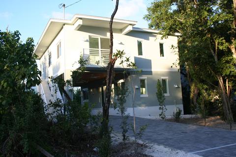 24 Coral Dr, Key Largo, FL 33037 photo 2