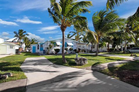 35 Ocean Dr, Key Largo, FL 33037 photo 1