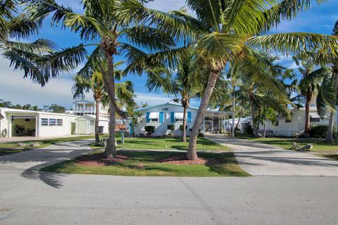 35 Ocean Dr, Key Largo, FL 33037 photo 2