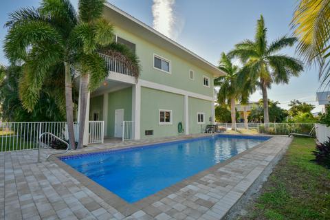 151 Ave G, Marathon, FL 33050 photo 2