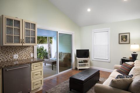 812 Johnson Ln, Key West, FL 33040 photo 4