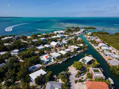 232 Apache St, Tavernier, FL 33070 photo 2