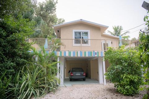 43 Sunset Ct, Key Largo, FL 33037 photo 2