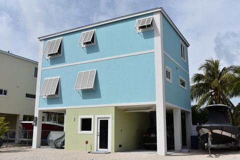 11 Gulf Dr, Key Largo, FL 33037 photo 1