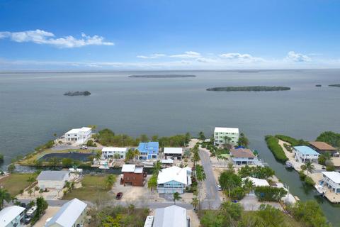 3865 Sunset Dr, Big Pine Key, FL 33043 photo 2