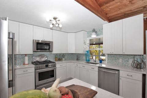 3865 Sunset Dr, Big Pine Key, FL 33043 photo 4