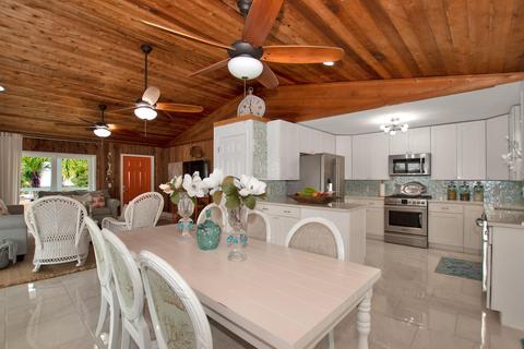 3865 Sunset Dr, Big Pine Key, FL 33043 photo 3