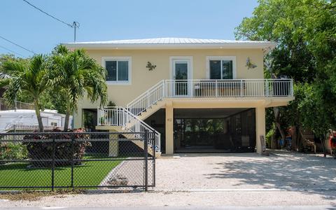412 Coconut Dr, Key Largo, FL 33037 photo 1