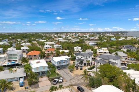 184 Corrine Pl, Key Largo, FL 33037 photo 2