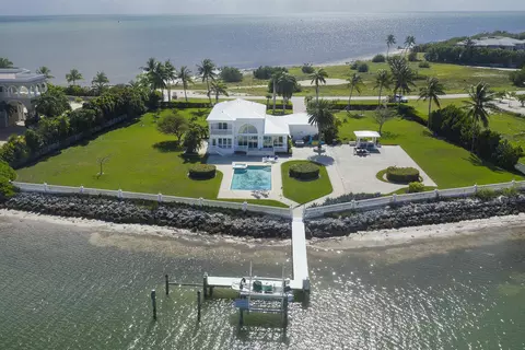 2460 Coco Plum Dr, Marathon, FL 33050 photo 1
