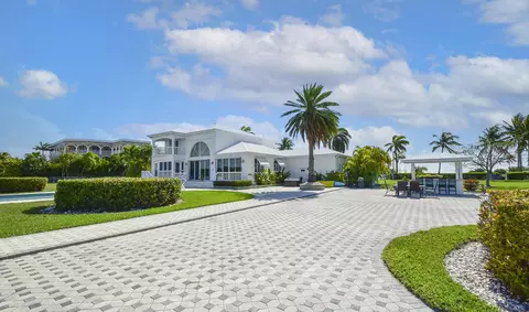 2460 Coco Plum Dr, Marathon, FL 33050 photo 3