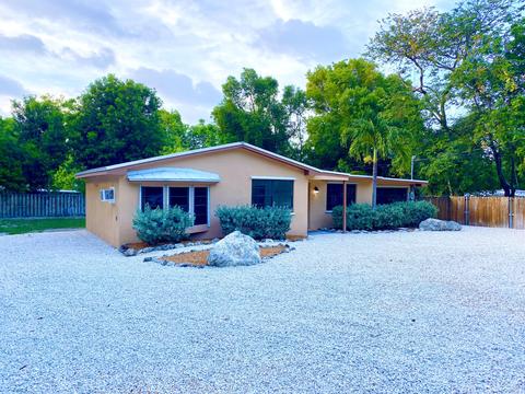 26 Dolphin Rd, Key Largo, FL 33037 photo 1