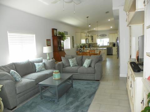 652 Cabrera St, Key Largo, FL 33037 photo 3