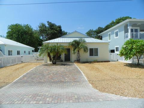 652 Cabrera St, Key Largo, FL 33037 photo 1