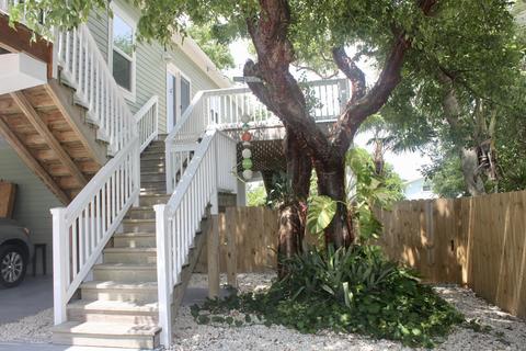 8046 Tuna Dr, Marathon, FL 33050 photo 2