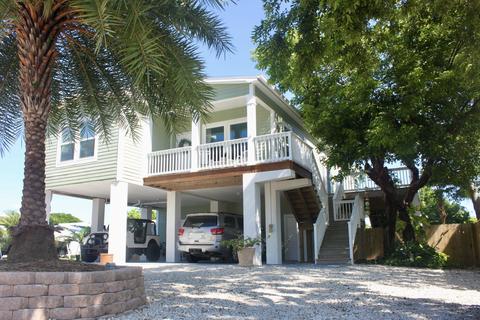 8046 Tuna Dr, Marathon, FL 33050 photo 1