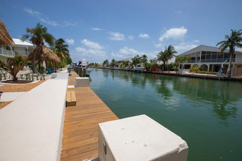 461 8th St #KEY colony, Key Colony Beach, FL 33051 photo 2