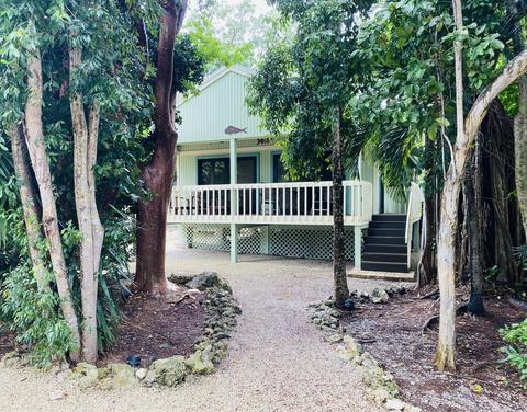 39 Dolphin Rd, Key Largo, FL 33037 photo 1