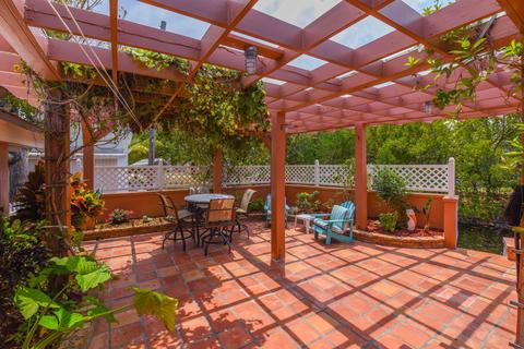 1576 Bogie Dr, Big Pine Key, FL 33043 photo 2