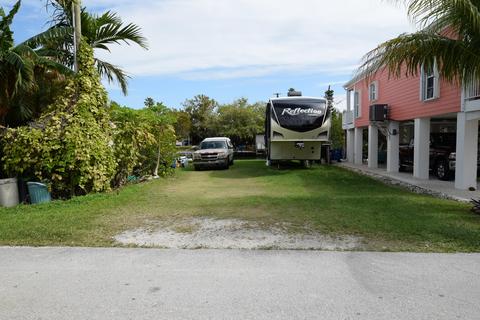 73 Palm Dr, Saddle Bunch, FL 33040 photo 1