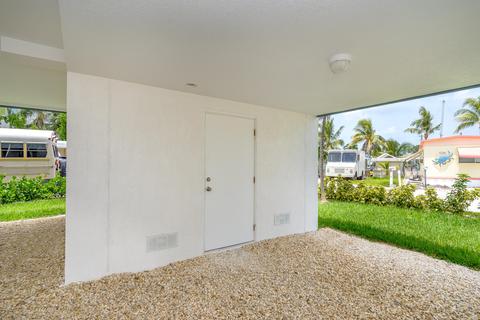489 James Ave, Marathon, FL 33050 photo 4