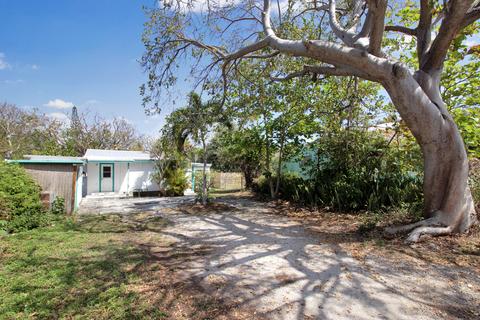 369 Buttonwood Dr, Key Largo, FL 33037 photo 3