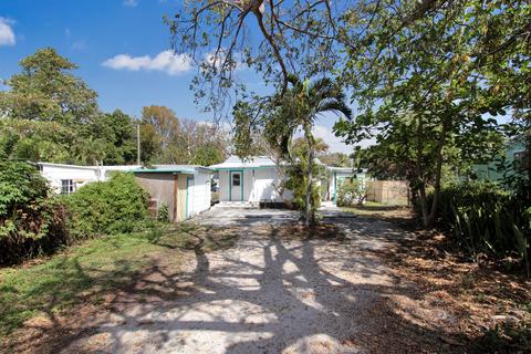 369 Buttonwood Dr, Key Largo, FL 33037 photo 2
