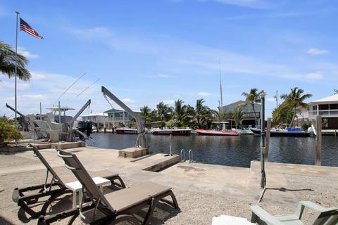 142 E Cahill Ct, Big Pine Key, FL 33043 photo 3
