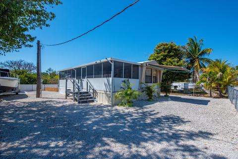 38 Cunningham Ln, Big Pine Key, FL 33043 photo 2