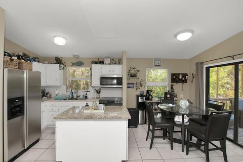 322 Lemon Ave, Marathon, FL 33050 photo 5