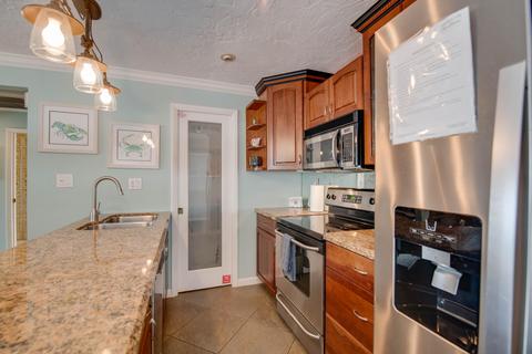 230 11th St, Key Colony, FL 33051 photo 4