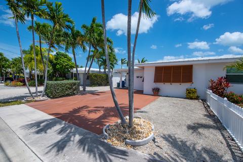 230 11th St, Key Colony, FL 33051 photo 1