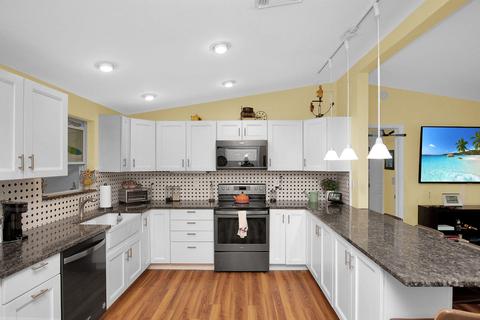 5 E Kyle Way, Marathon, FL 33050 photo 8