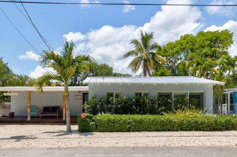 205 Pirates Dr, Key Largo, FL 33037 photo 1