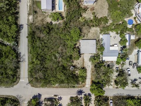 338 Guava Ave, Marathon, FL 33050 photo 2