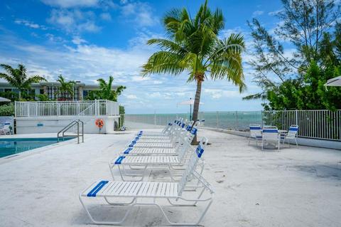581 E Ocean Dr #14, Key Colony Beach, FL 33051 photo 16
